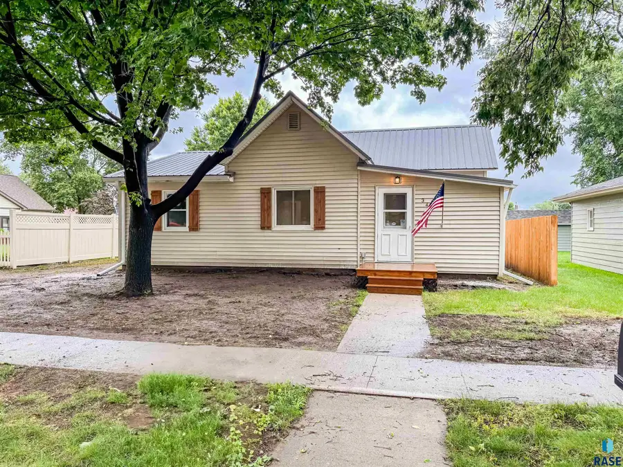 340 N Juniper Ave, Parker, SD 57053 - #2