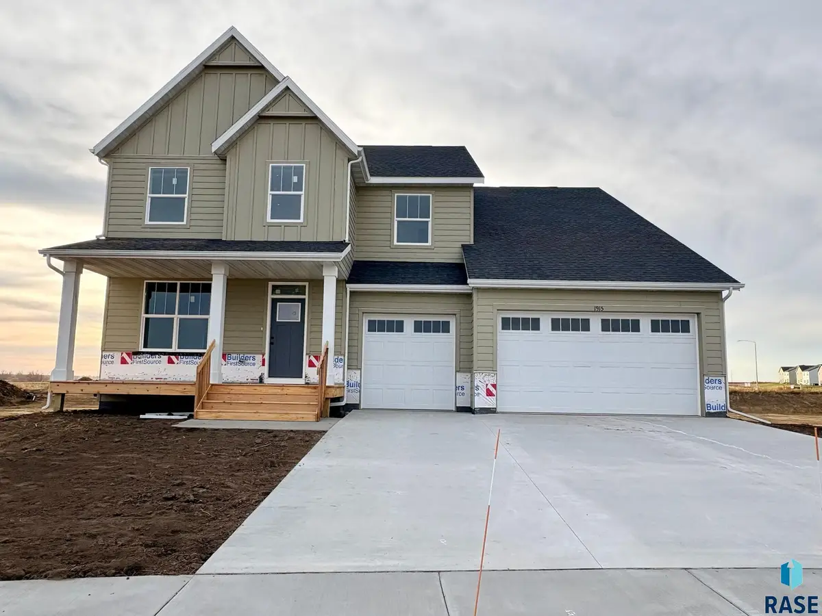1915 N Valley View Rd, Sioux Falls, SD 57107 - #1