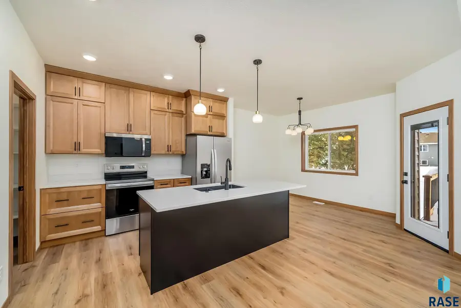 1501 E Carol St, Sioux Falls, SD 57104 - #3