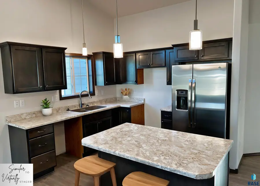 6613 W Gresford Pl, Sioux Falls, SD 57106 - #3