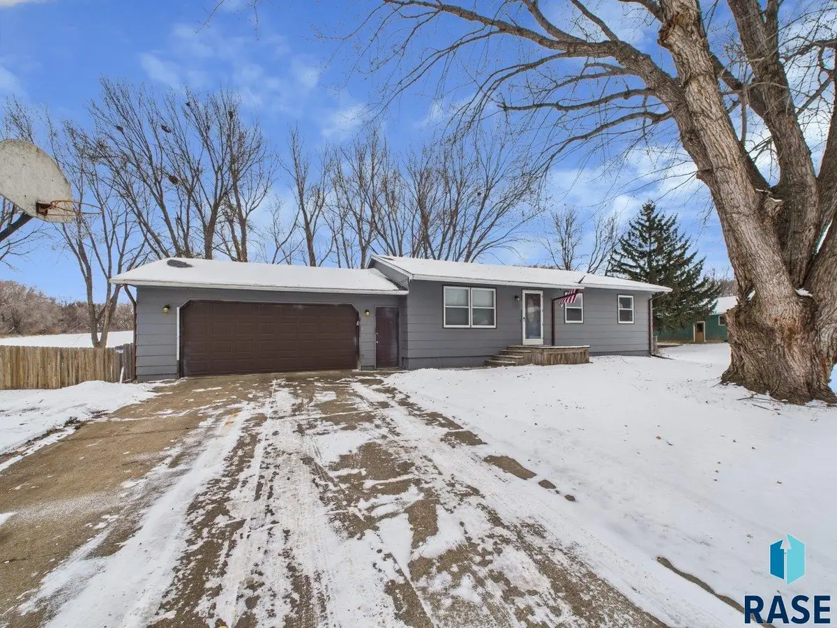 318 Elm Ave, Baltic, SD 57003 - #1