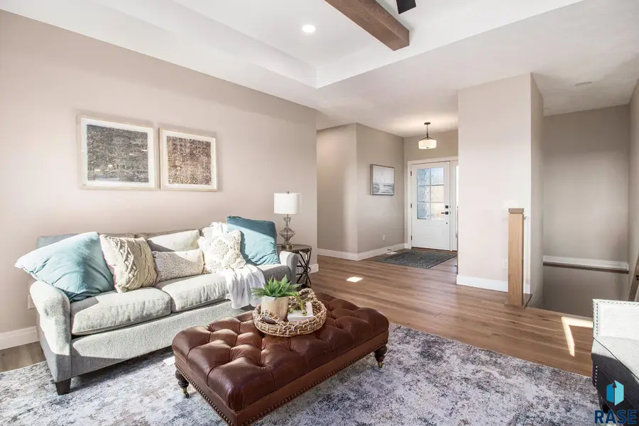 5505 E Morningside Cir, Sioux Falls, SD 57110 - #2