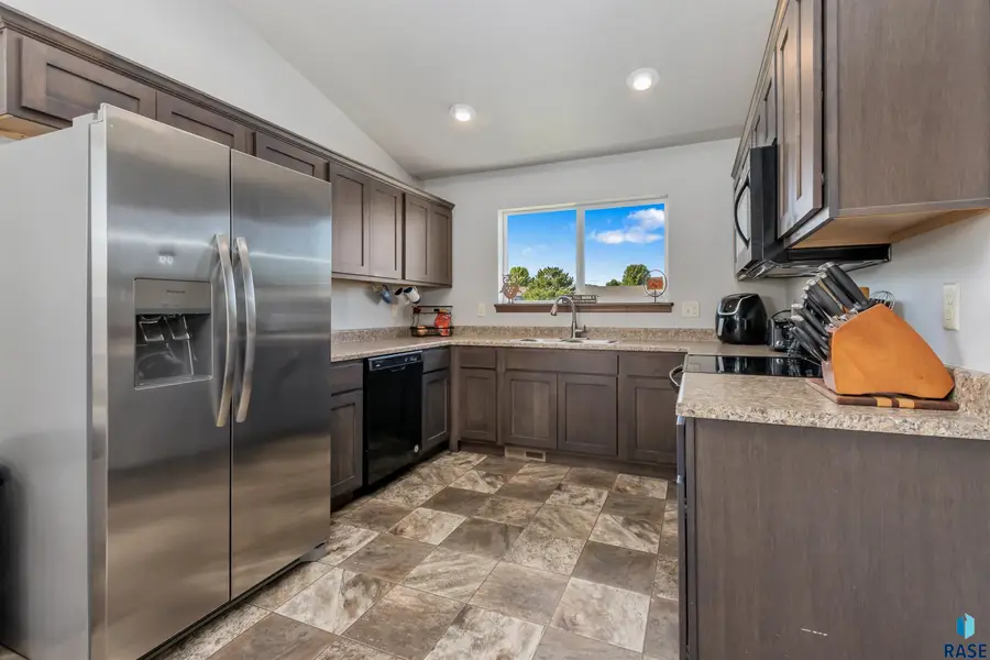 6525 W Amber St, Sioux Falls, SD 57107 - #2