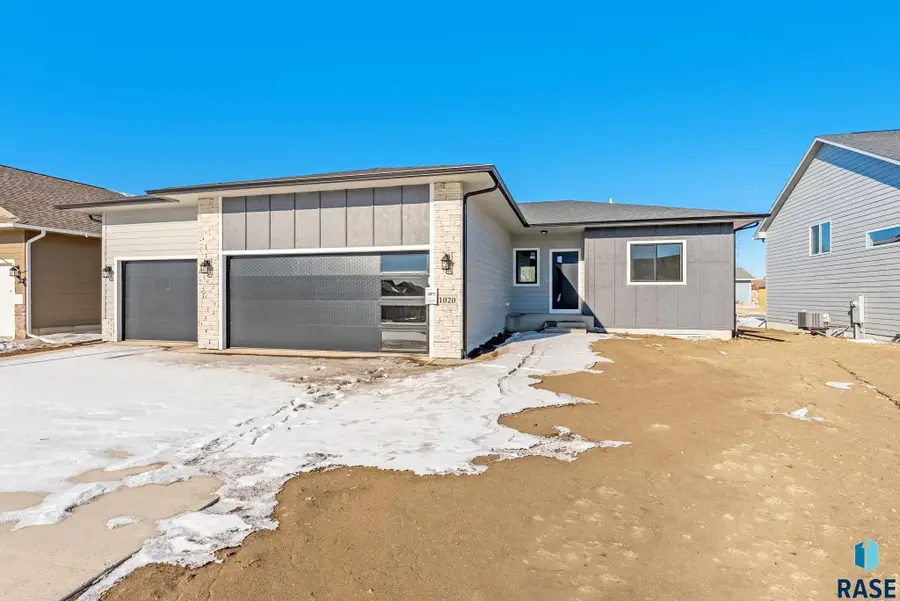 1020 E Fannings St, Tea, SD 57064 - #2