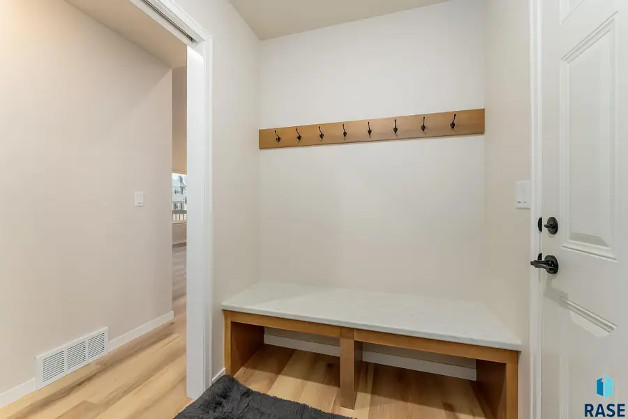 1220 N Poplar Ave, Tea, SD 57064 - #2