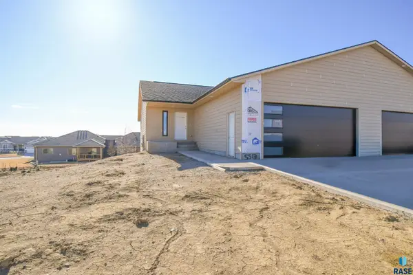 5513 W Rock Hill Pl, Sioux Falls, SD 57107