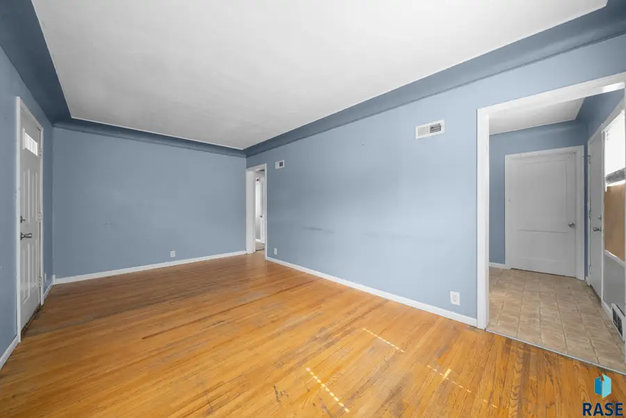 900 S 4th Ave, Sioux Falls, SD 57104 - #3