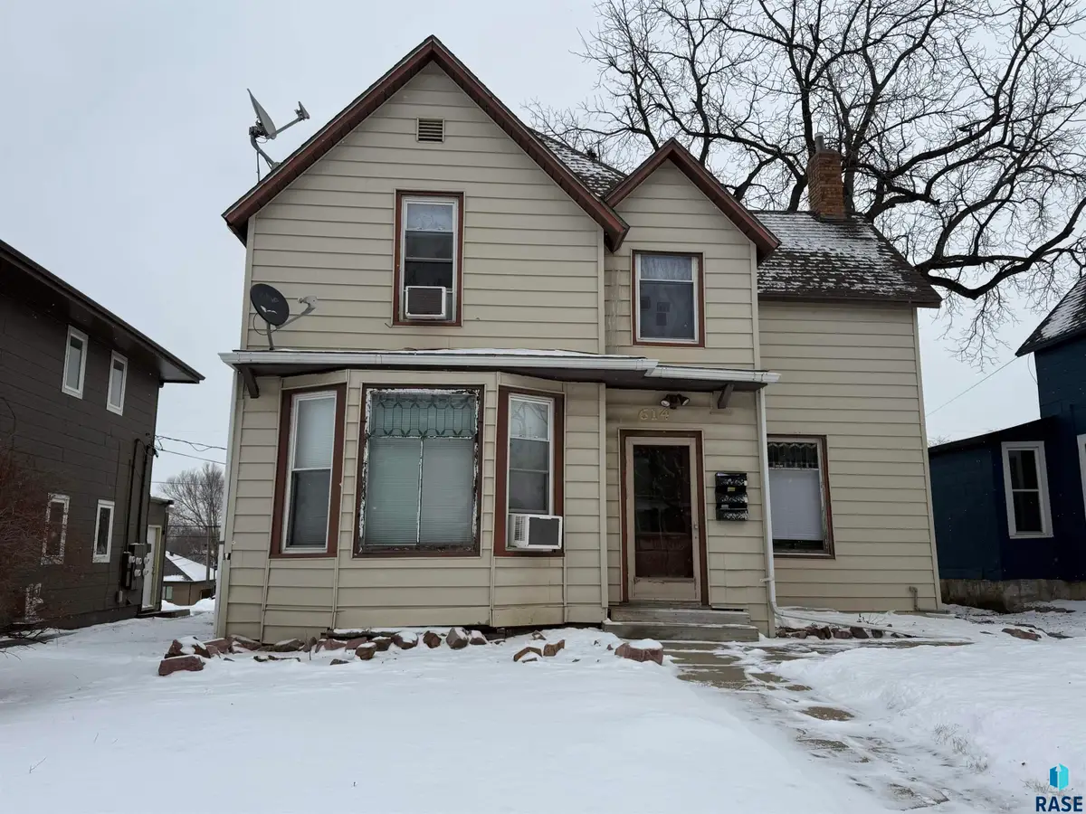 614 S 2nd Ave, Sioux Falls, SD 57104 - #1