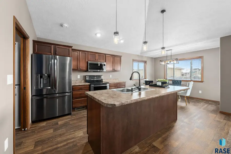 4032 S Homerun Ave, Sioux Falls, SD 57110 - #3