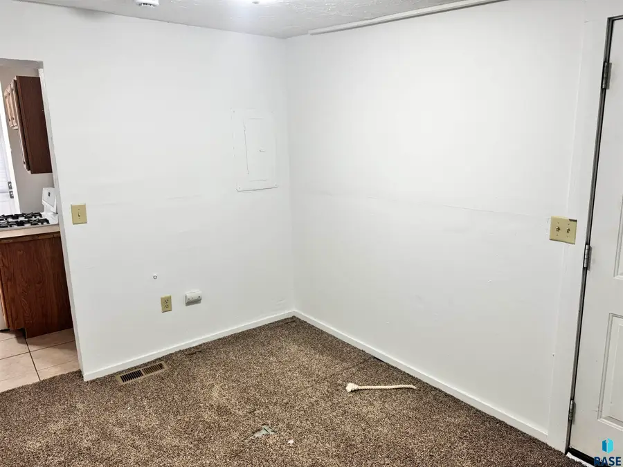 105 S Lyndale Ave, Sioux Falls, SD 57104 - #3