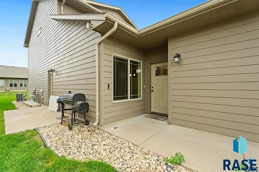 7110 S Bridger Pl, Sioux Falls, SD 57108 - #2
