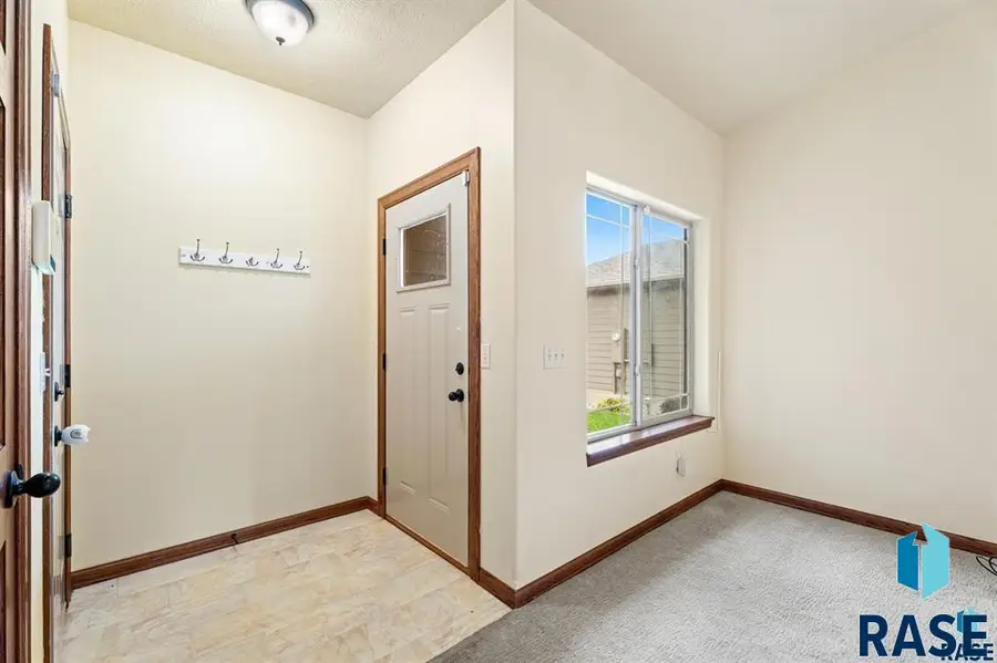 7110 S Bridger Pl, Sioux Falls, SD 57108 - #3