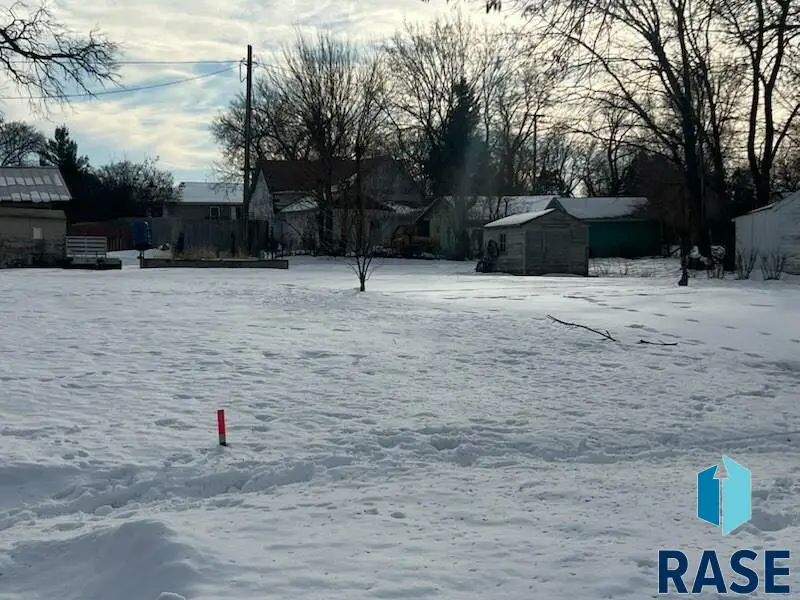 303 E Elm St, Harrisburg, SD 57032 - #3