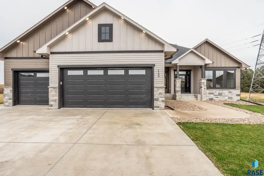 1100 N Scots Pine Dr, Sioux Falls, SD 57110 - #2