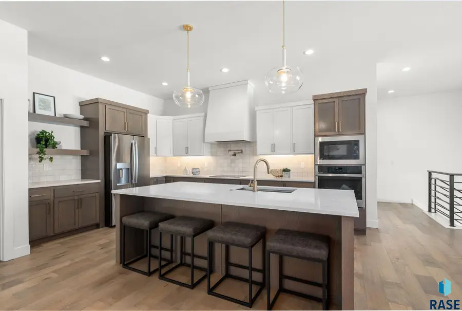 7400 E Shadow Pine Cir, Sioux Falls, SD 57110 - #2