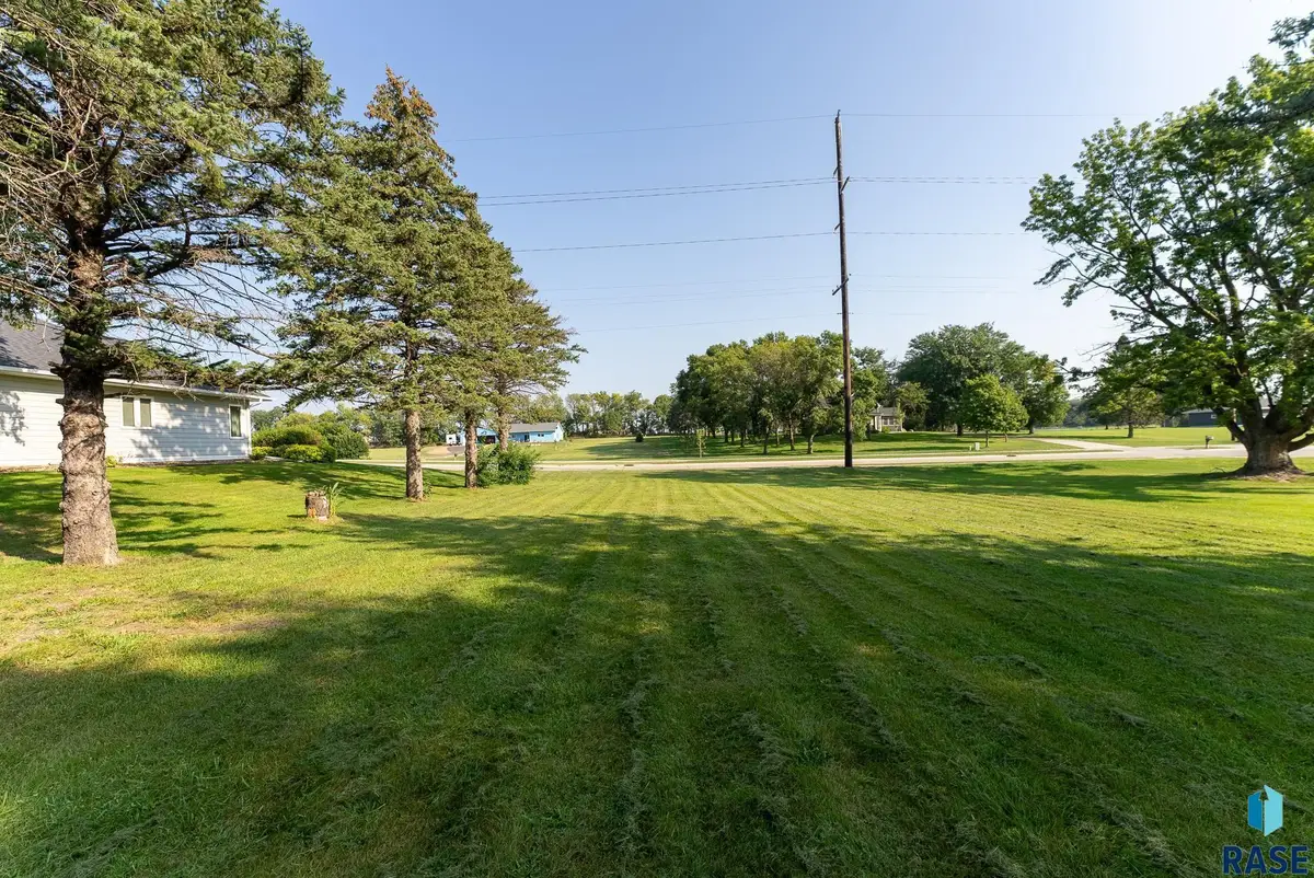 E Boynton Ave, Lennox, SD 57039 - #1