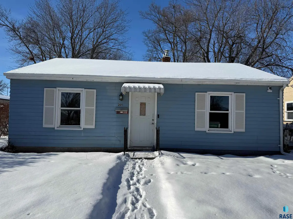 201 N Chicago Ave, Sioux Falls, SD 57103 - #1