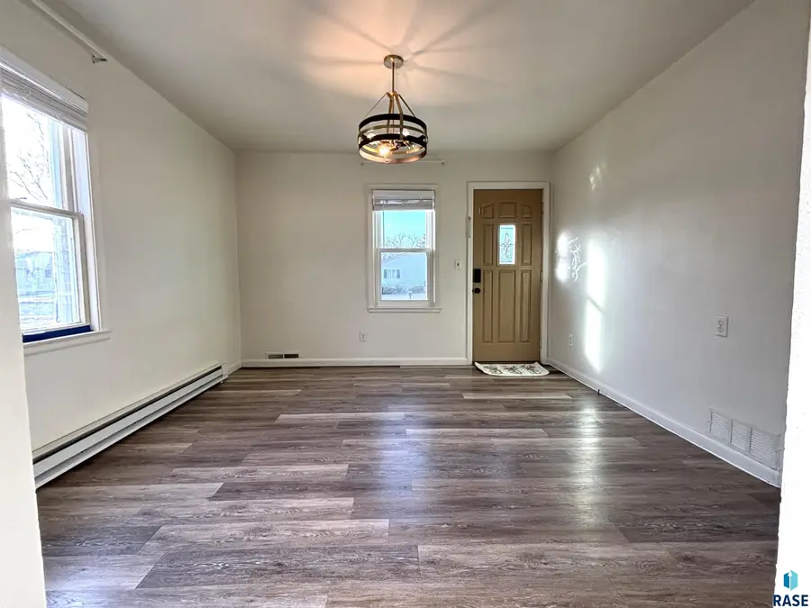 724 W 1st Ave, Miller, SD 57362 - #2