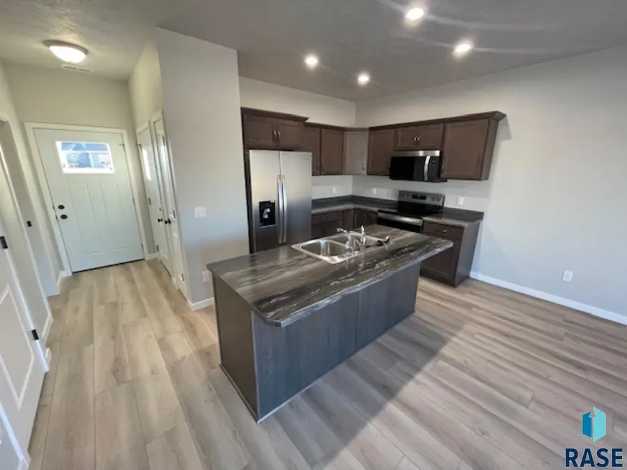 9518 W Tunis Dr, Sioux Falls, SD 57106 - #3