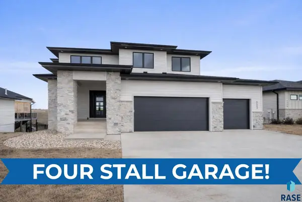 6604 E Hawker Cir, Sioux Falls, SD 57110