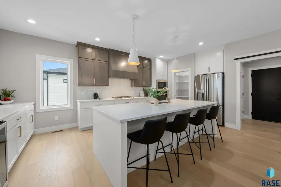 6604 E Hawker Cir, Sioux Falls, SD 57110 - #3