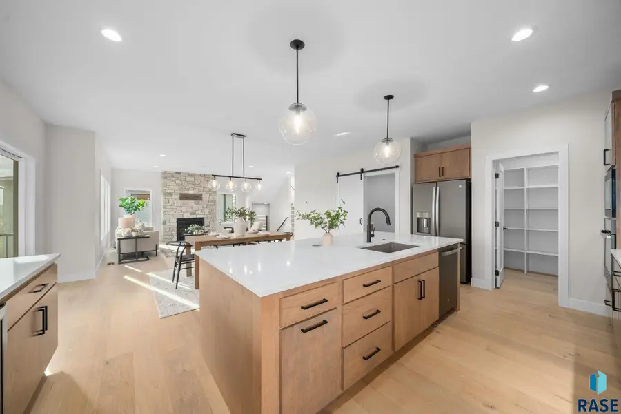 1517 W Autumn Cir, Brandon, SD 57005 - #3