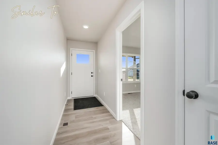 2205 E Bergen Cir, Brandon, SD 57005 - #2