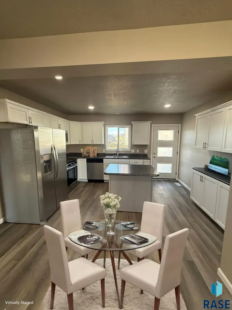 2709 N Bent Grass Ct, Sioux Falls, SD 57107 - #2