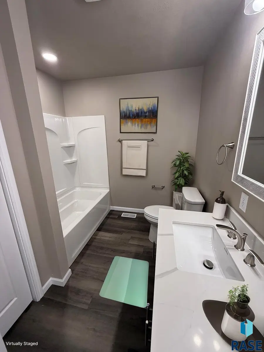 2709 N Bent Grass Ct, Sioux Falls, SD 57107 - #3