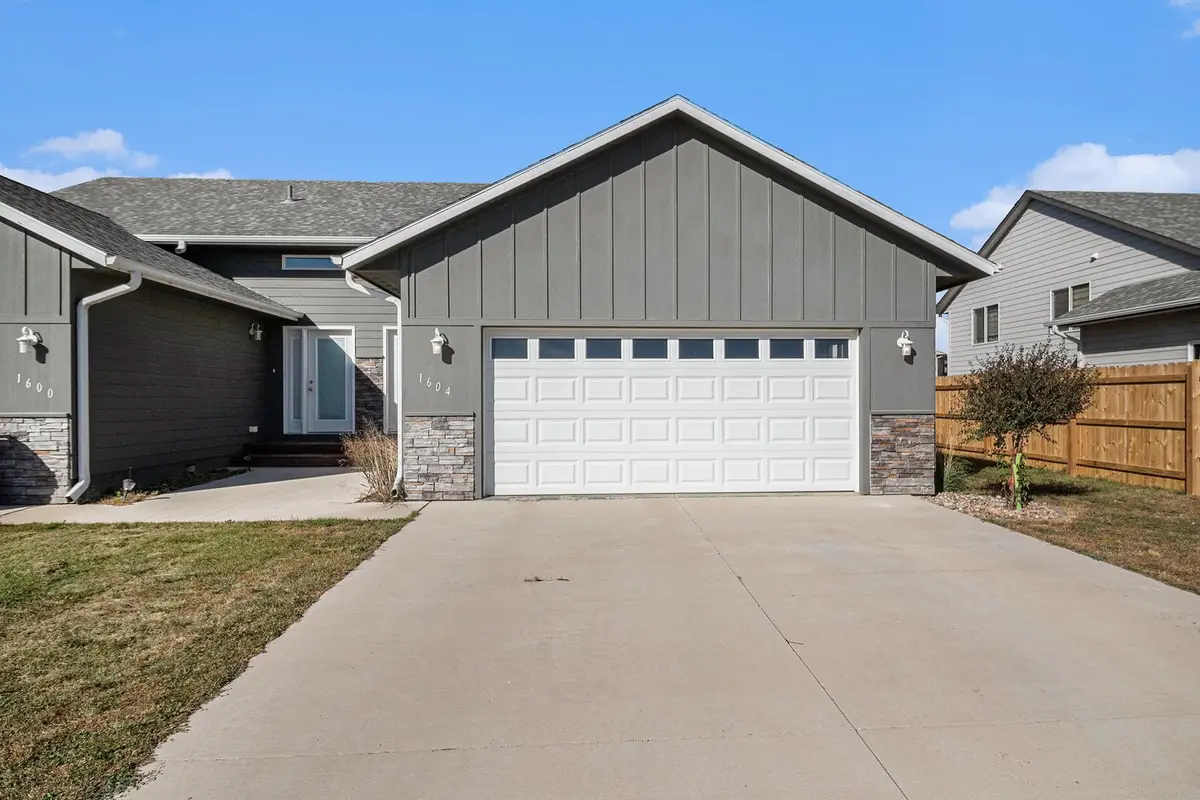 1604 E 69th St N, Sioux Falls, SD 57104 - #1