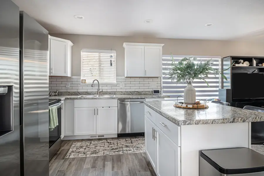 1604 E 69th St N, Sioux Falls, SD 57104 - #3