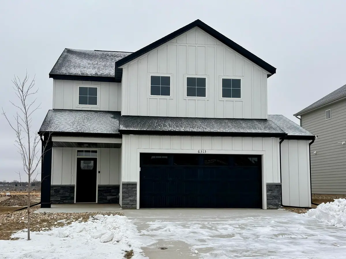 6313 W Valentine St, Sioux Falls, SD 57107 - #1