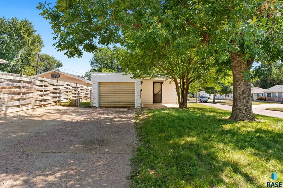 400 Chicago Ave N, Sioux Falls, SD 57103 - #2