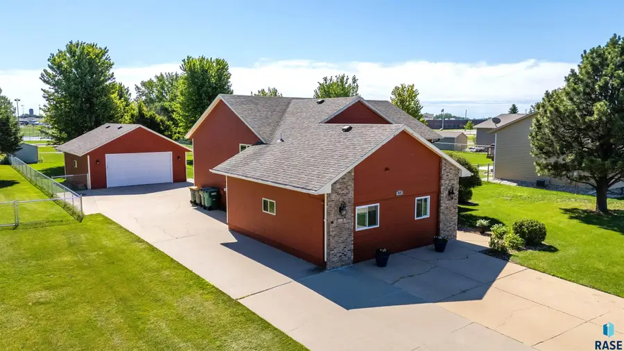510 S Mary Dr, Tea, SD 57064 - #2