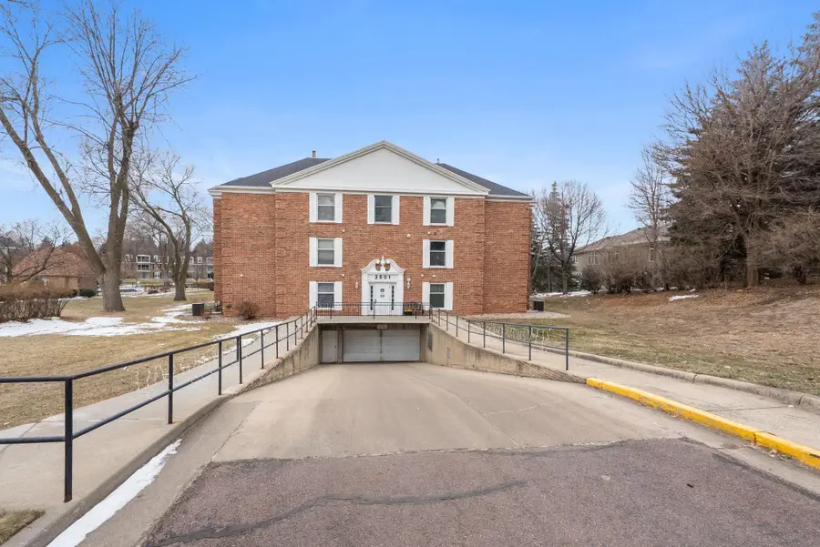 2501 S Kiwanis Ave #210, Sioux Falls, SD 57105 - #2