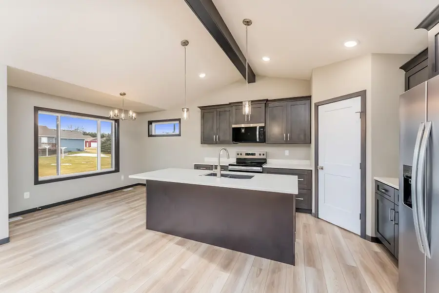 1505 E Carol St, Sioux Falls, SD 57104 - #2