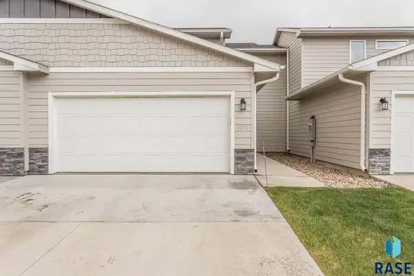 6176 S Alki Pl, Sioux Falls, SD 57108