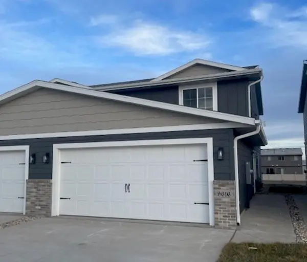 9616 W Tunis Dr, Sioux Falls, SD 57106