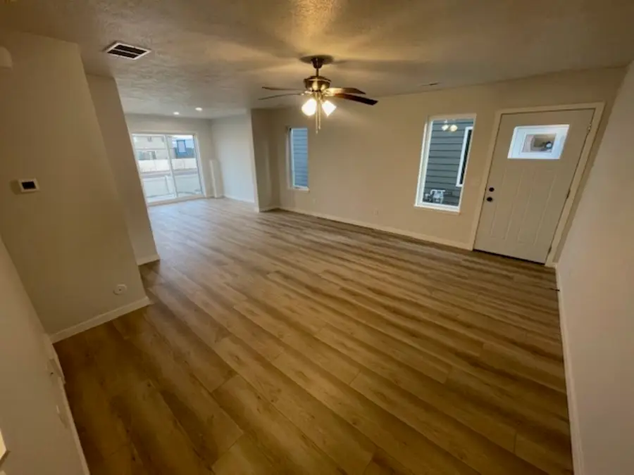 9616 W Tunis Dr, Sioux Falls, SD 57106 - #2