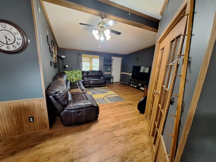 231 W Washington Ave, Salem, SD 57058 - #3