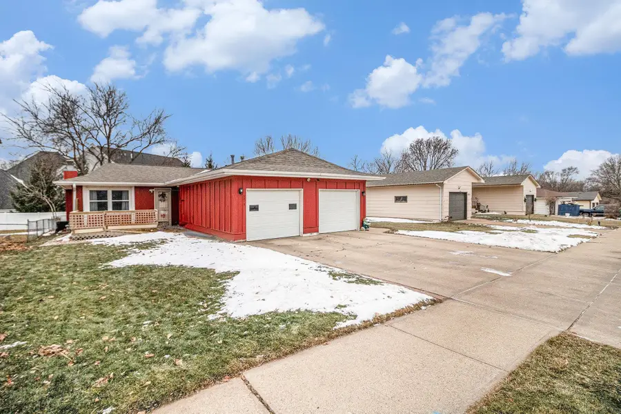 2815 E Klondike Trl, Sioux Falls, SD 57103 - #2