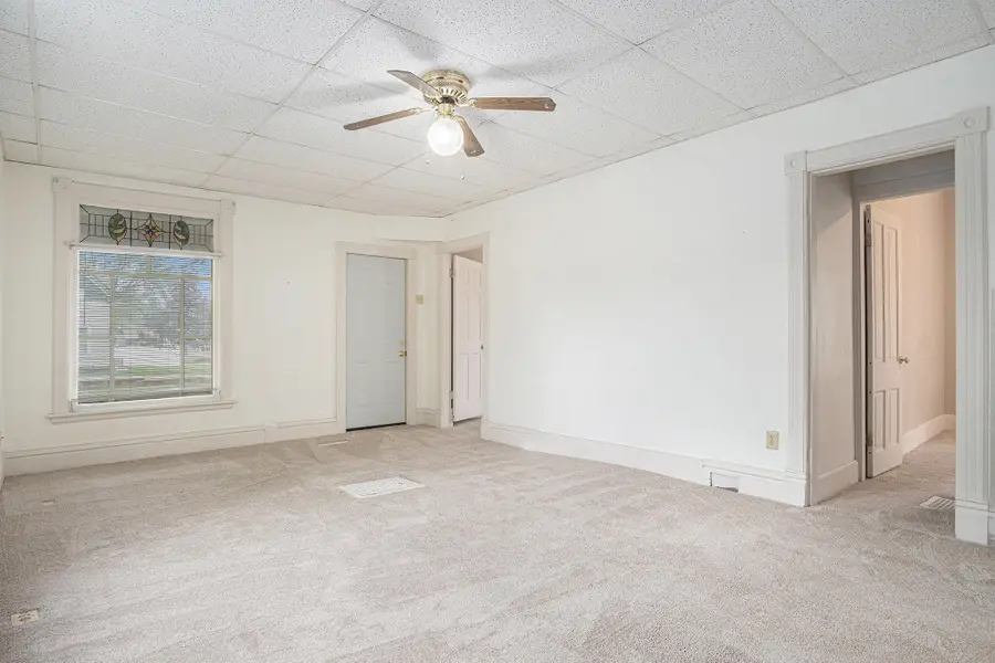 320 N Broadway St, Canton, SD 57013 - #2