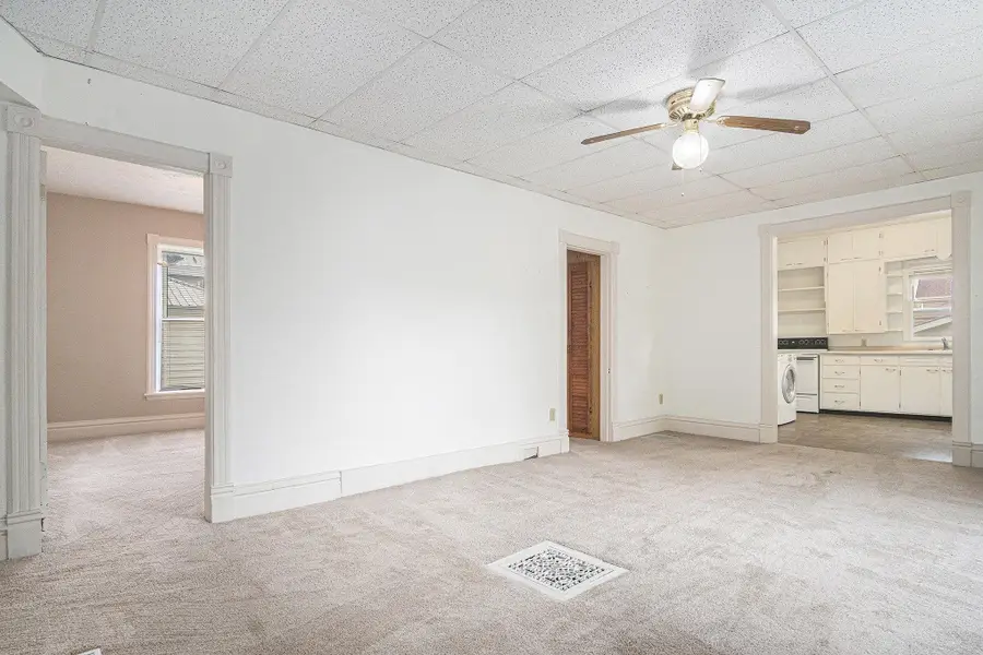 320 N Broadway St, Canton, SD 57013 - #3