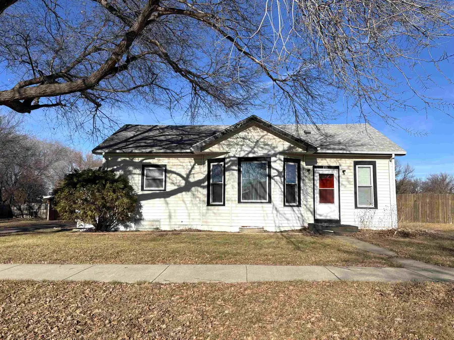 225 E 6th St, Miller, SD 57362 - #2