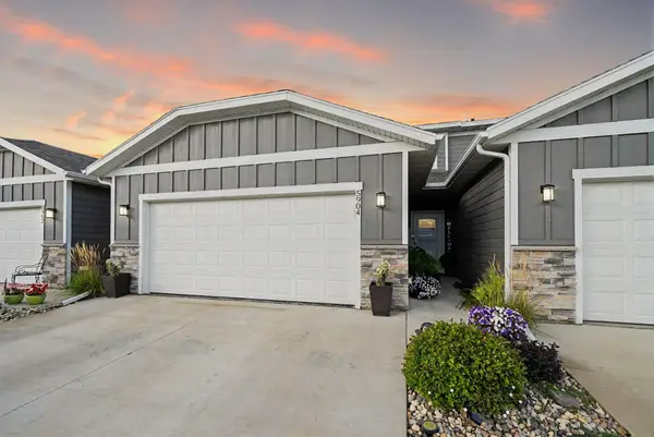 5904 S Whisper Creek Pl, Sioux Falls, SD 57106