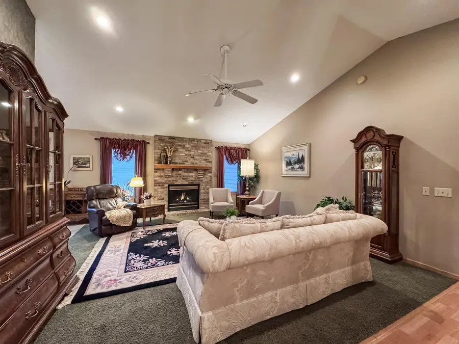 4000 S Brady Ct, Sioux Falls, SD 57103 - #3