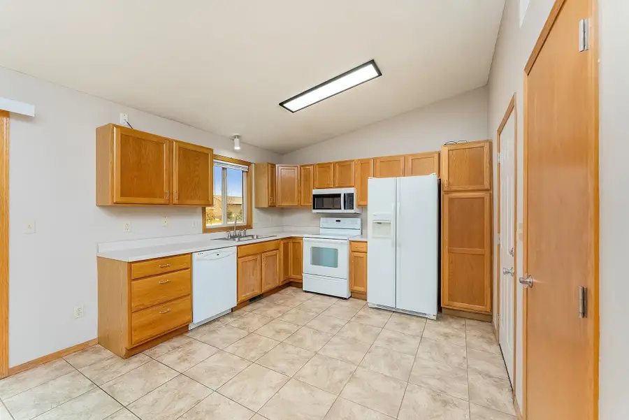 205 S Foss Ave, Sioux Falls, SD 57110 - #2