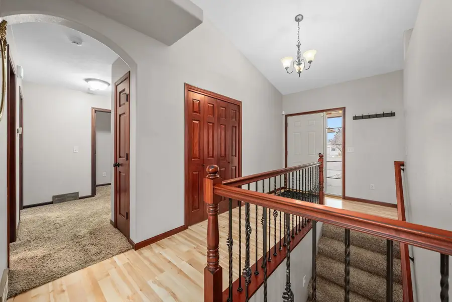 105 Dakota Cir, Valley Springs, SD 57068 - #2