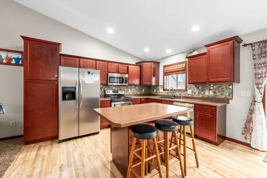 105 Dakota Cir, Valley Springs, SD 57068 - #3