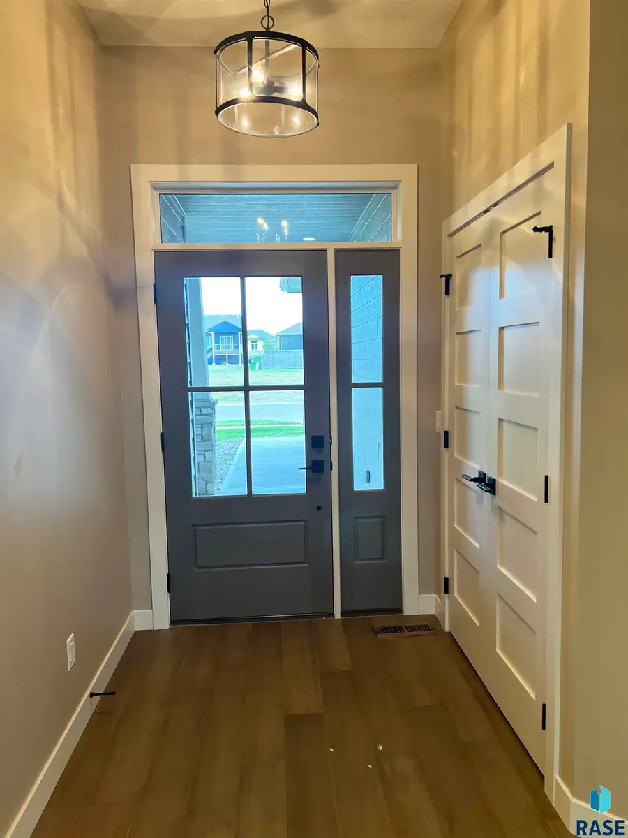 7103 E Copper Stone Cir, Sioux Falls, SD 57110 - #2